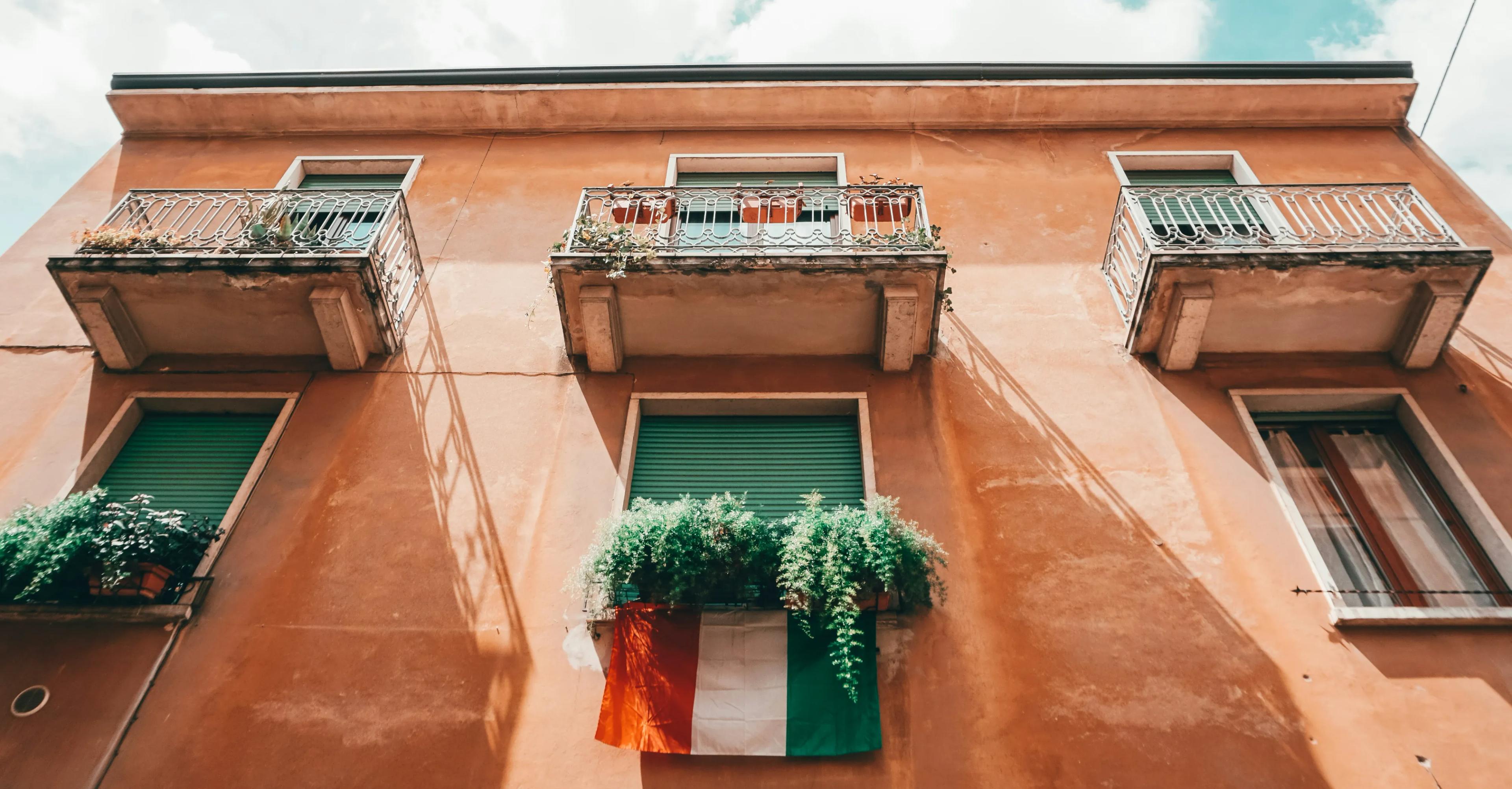 The Italian government is considering an increase in the capital gains tax on crypto to 28%. Photo: Unsplash / Moriah Manford