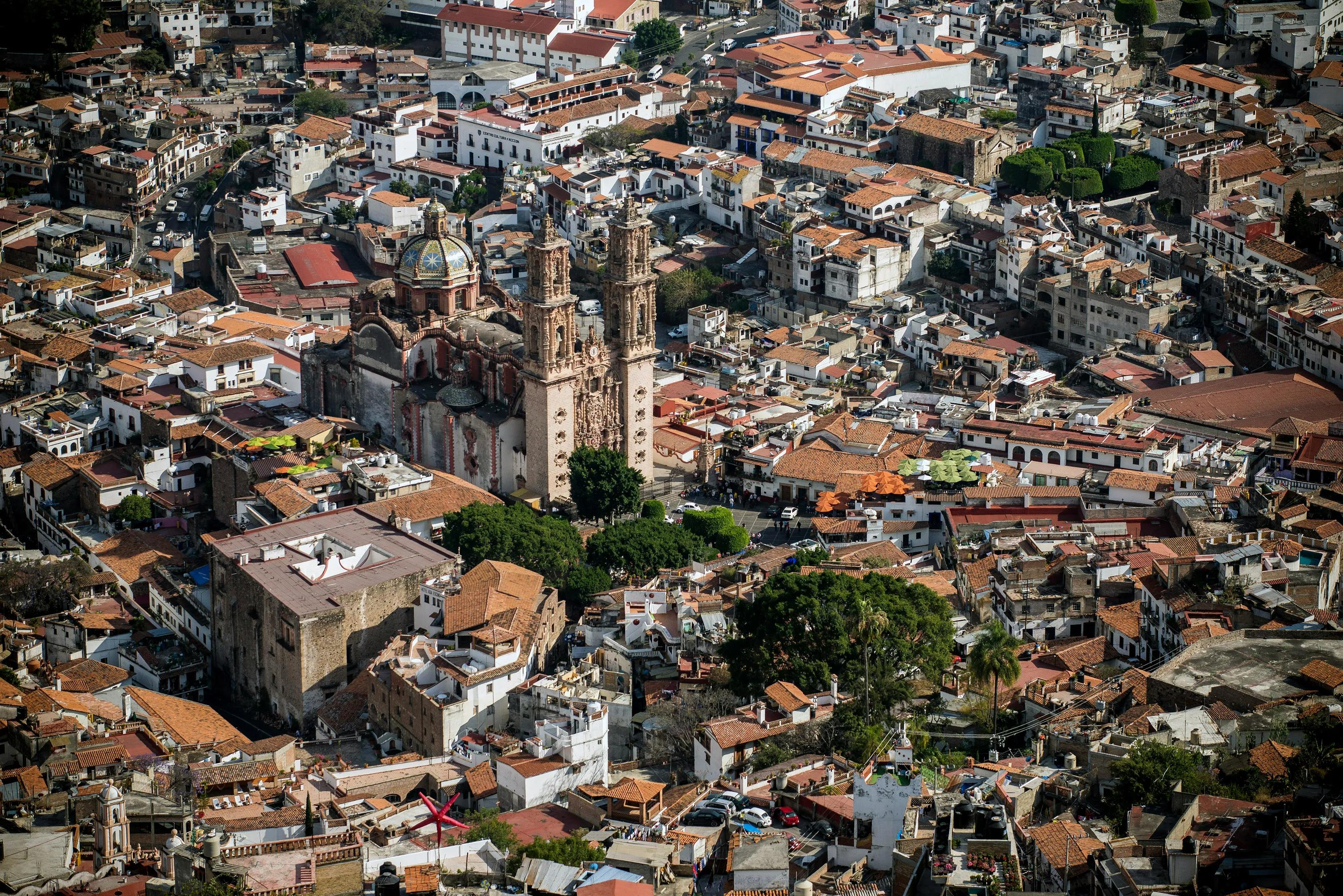 Buildings and a fountain in Guadalajara, Mexico